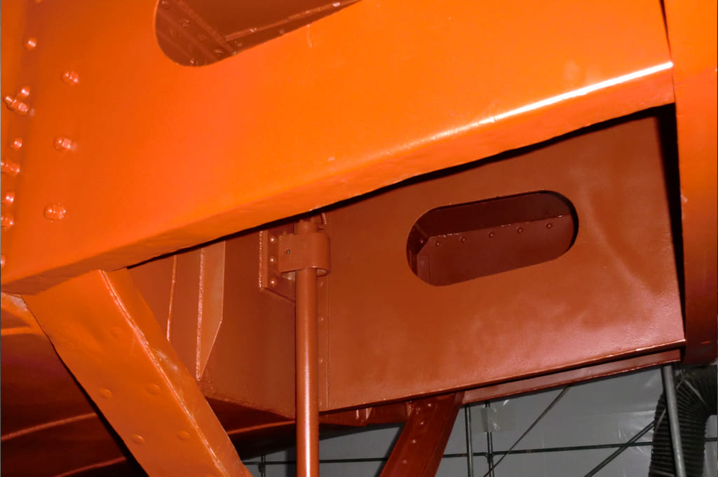 Zwischenbeschichtete Schiffsfläche